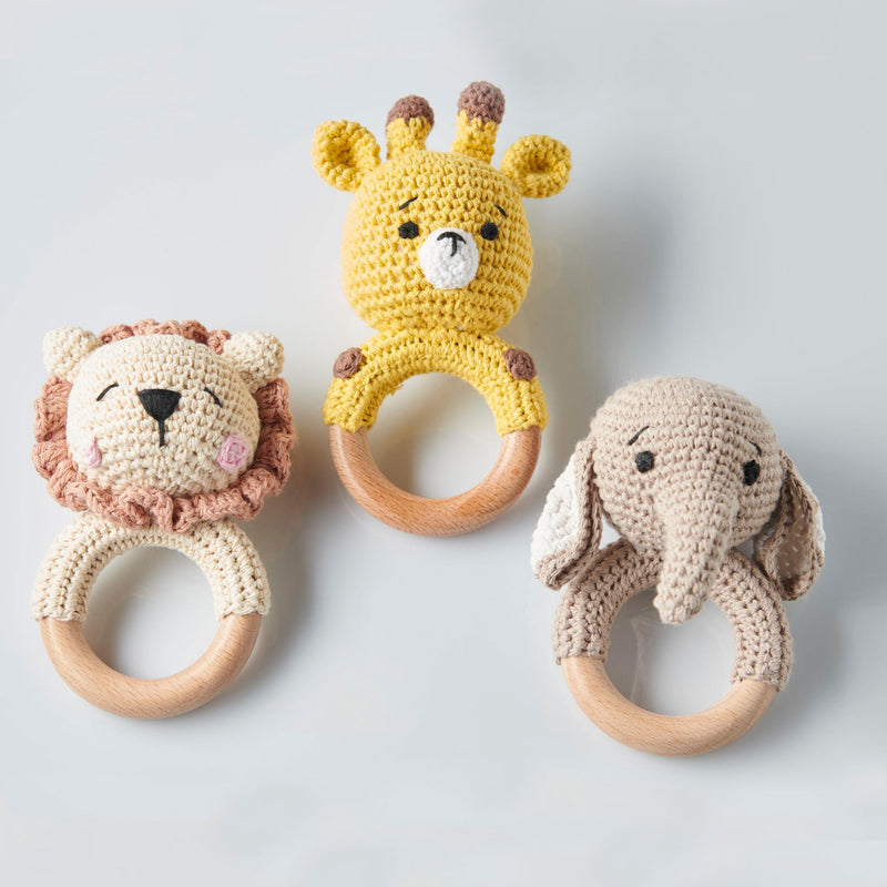 Baby Greiflinge aus Holz handgemacht im Trio mit Löwe Giraffe und Elefant