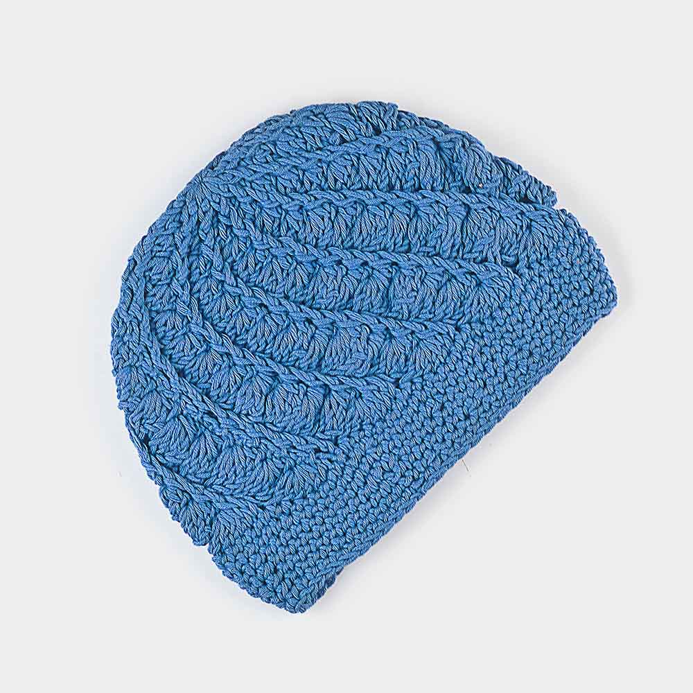 Gestrickte Baby-Mütze aus Baumwolle in Blau